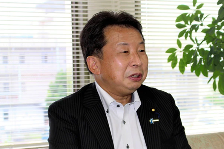 รัฐมนตรีช่วยว่าการ LDP กล่าวว่าเขาได้ลงนามในสัญญากับบริษัทในเครือคริสตจักร